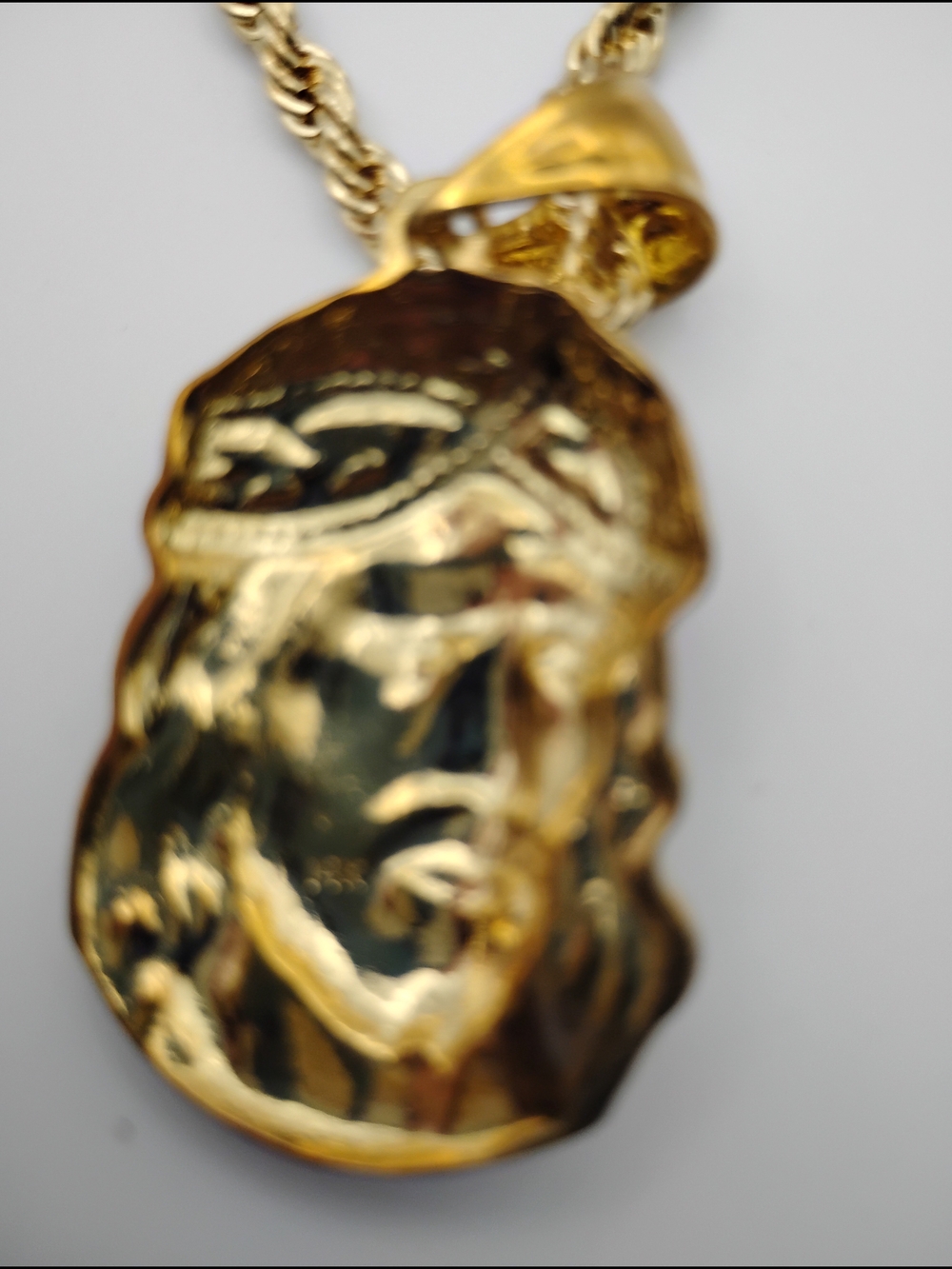Gold Tone Jesus Head Pendant Necklace - Picture 12 of 15